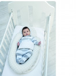 وسادة النوم لحديثي الولادة باللون الابيض ة الرمادي  من ايتالي بيبي