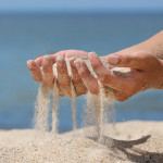 دلو رمل الشاطئ 16 كجم مع حاوية رمل من ايكيا + قوالب للعب الرمل من يببي