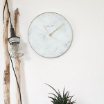 ساعة حائط باللون الأبيض من نكستايم