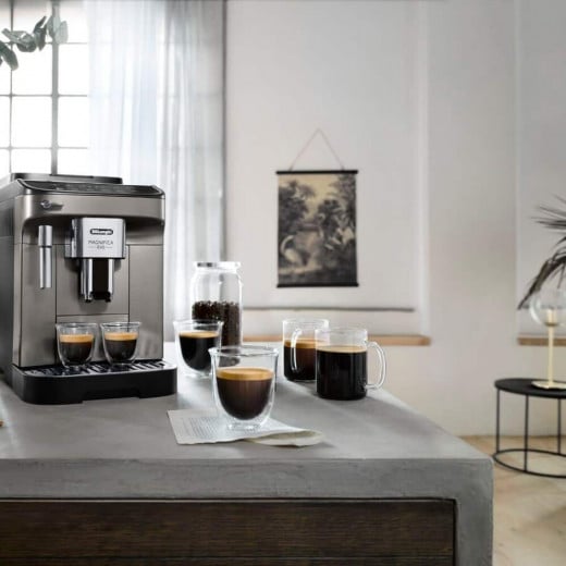 ماكينة تحضير القهوة لون أسود ورمادي من ديلونجي